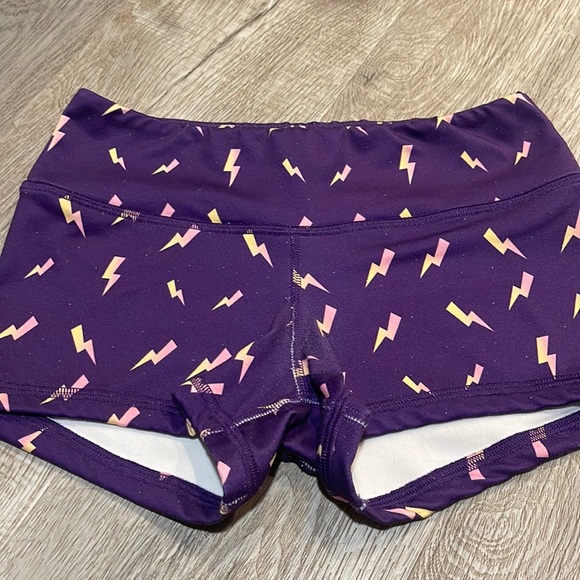 FLEO lightning shorts - Picture 1 of 4